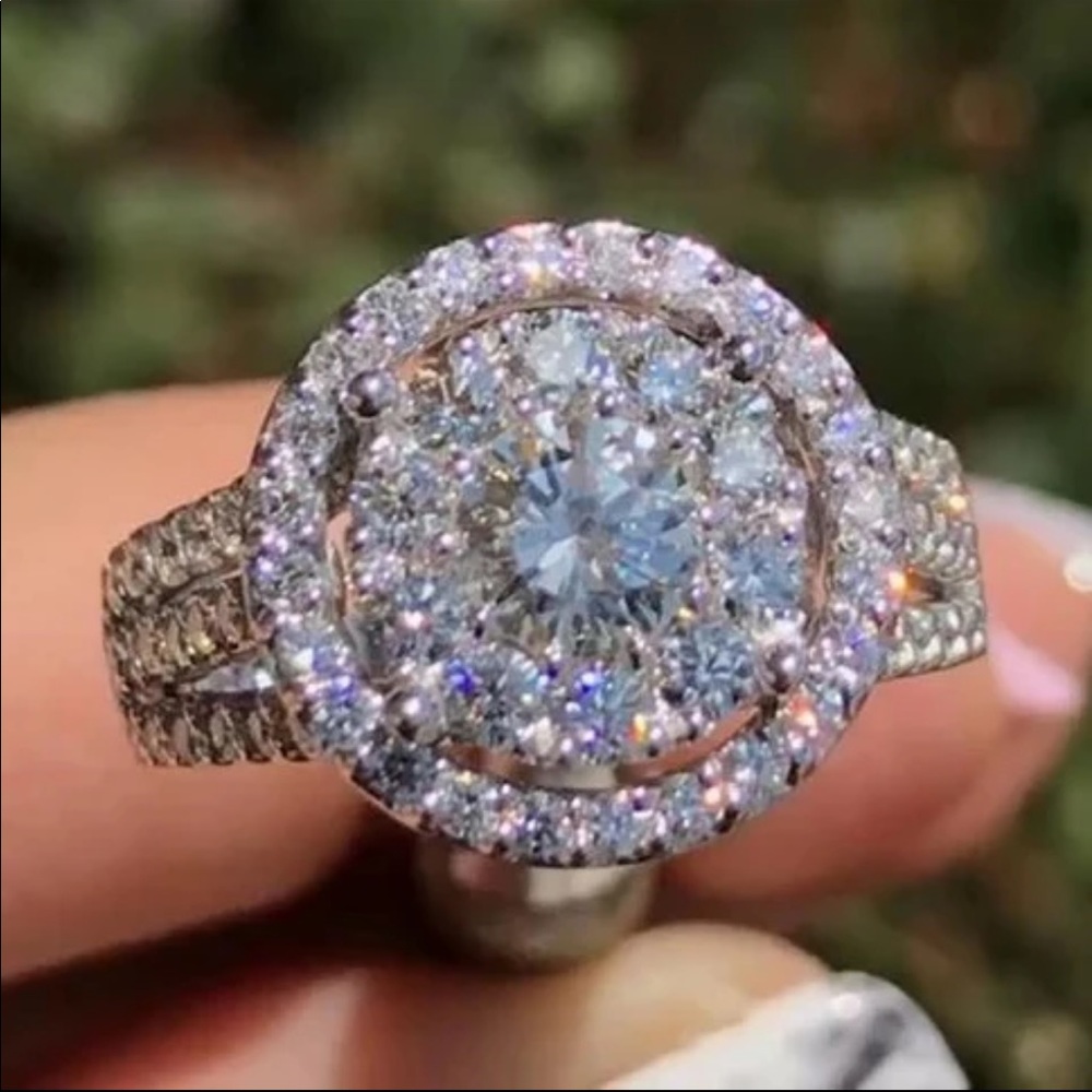 New 925 Silver Luxury Round Cut Diamond Ring